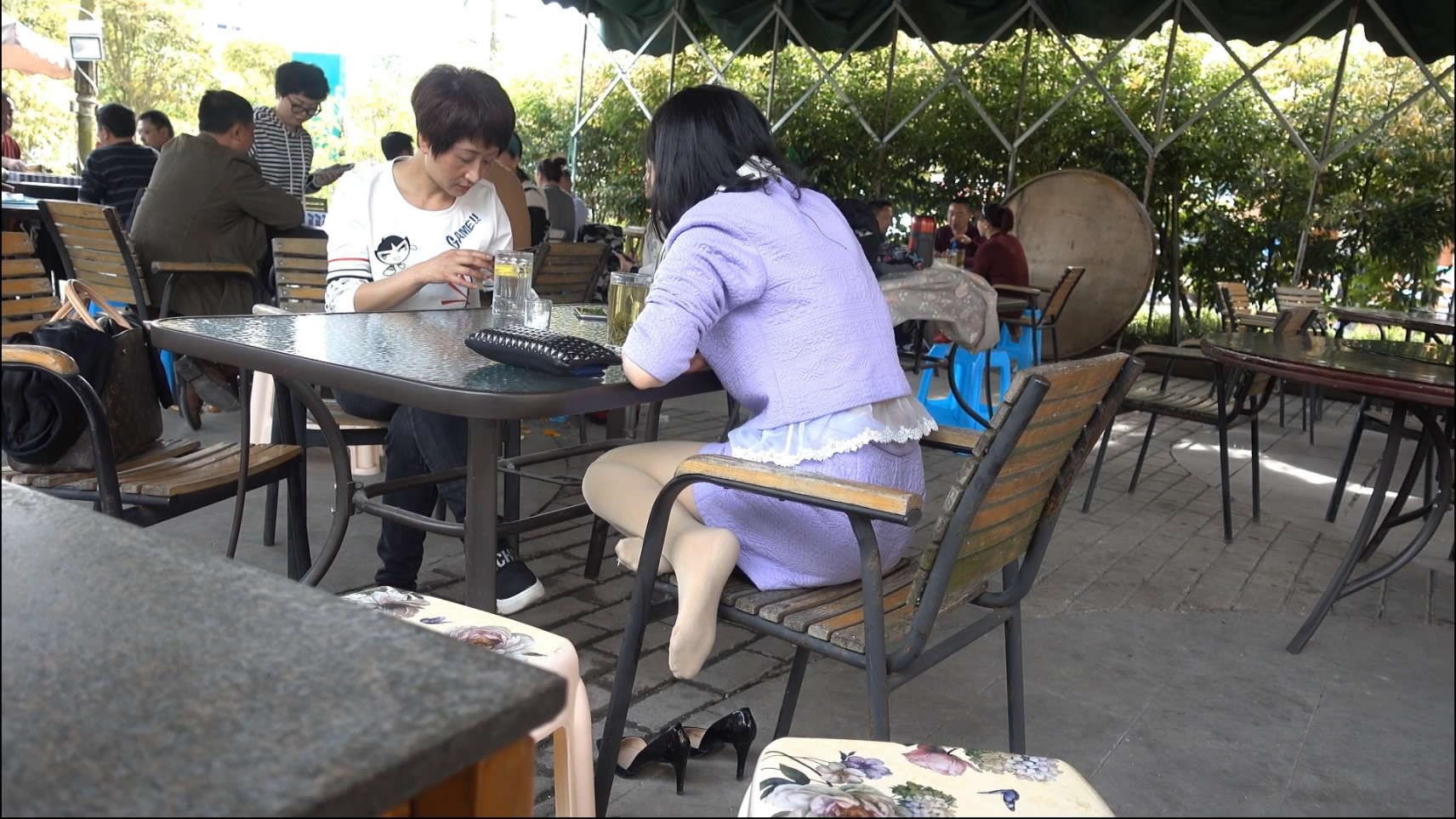 A glass of beer and talk with her moms